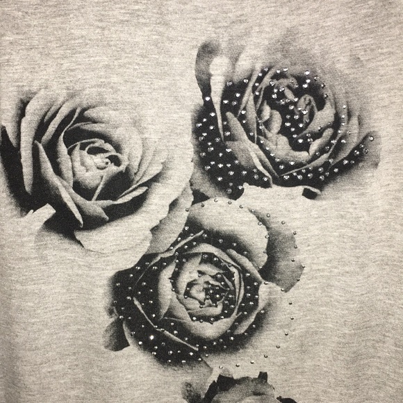 Grey/Black Rose Printed Long Top - Picture 4 of 8